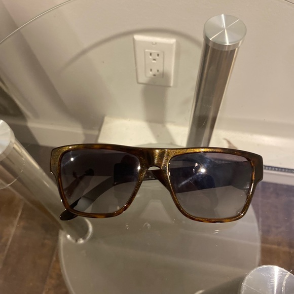Authentic Carrera tortoise men’s sunglasses - Picture 2 of 5